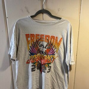 Unbranded Men's Grey and White T-shirt